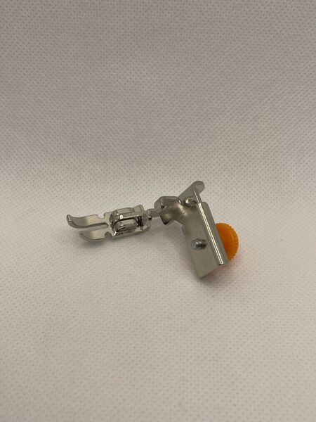 Pēdiņa rāvējslēdzēja iešūšanai AHF-0811-LS